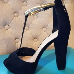 Nine West velvet heels